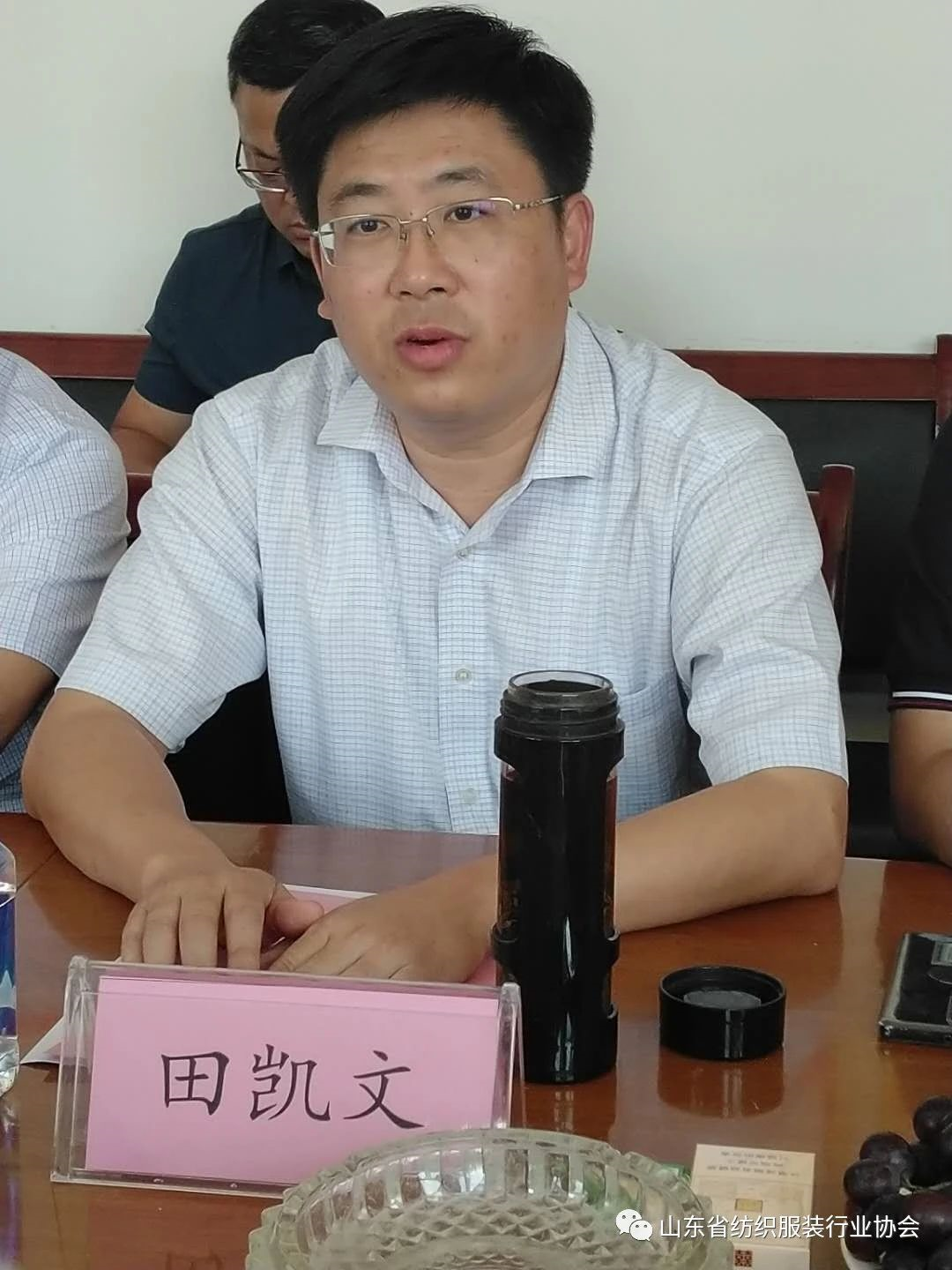耶莉娅集团董事长袁文和,潍坊市潍城区人民政府副区长田凯文等参加
